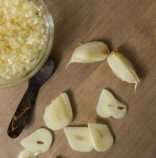 Chopped garlic