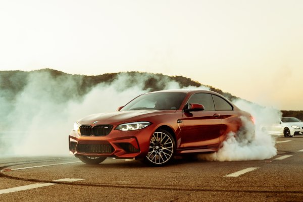 BMW M2 spinning