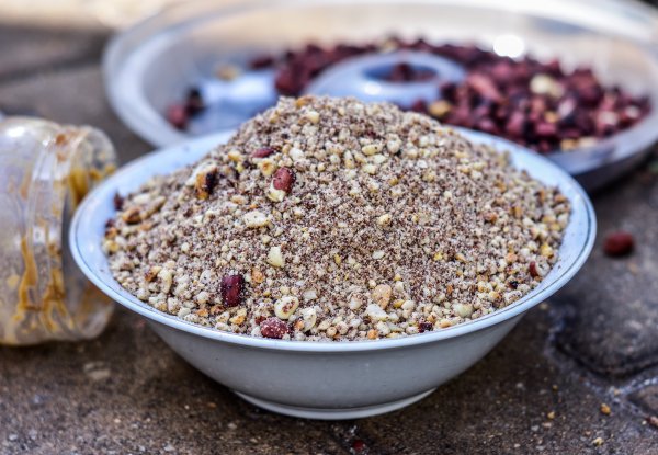 Crushed groundnuts