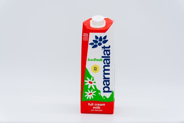 Full cream Parmalat everfresh milk.