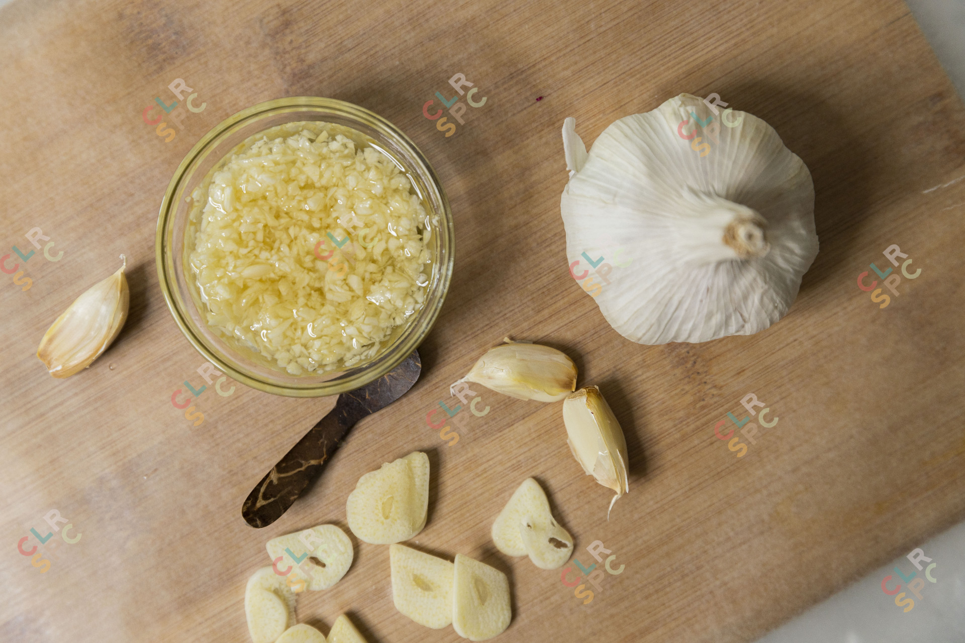 Chopped garlic