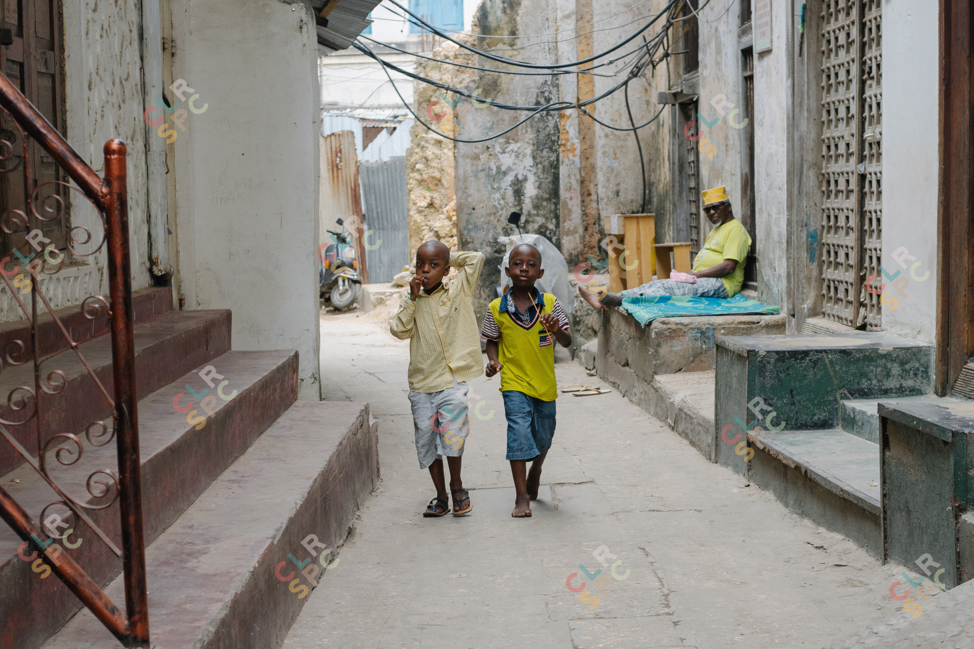 Children in an alley